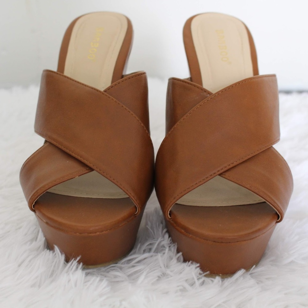 Bamboo Chestnut Wedge Platform Sandals Size 8